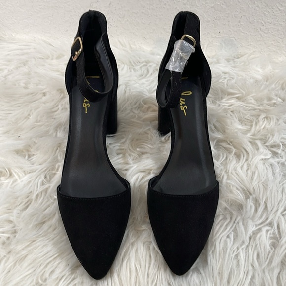 LULUS Ellarose Black Suede Ankle Strap Chunky Heels Size 8.5 NEW - Picture 2 of 16